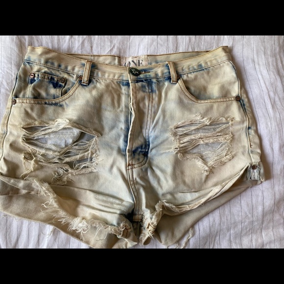 One Teaspoon Distressed Denim Shorts - Picture 2 of 4